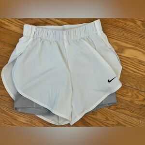 Nike dri-fit Shorts.- xs